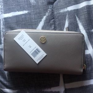 Tory Burch robinson wallet